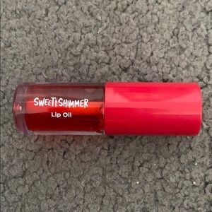 red lip oil/gloss